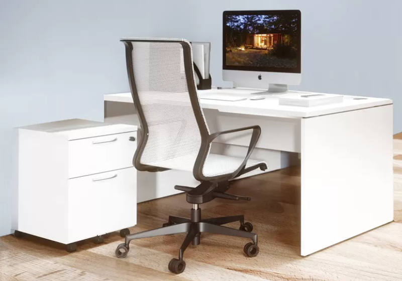 Bureau professionnel pour médecin avec rangements intégrés